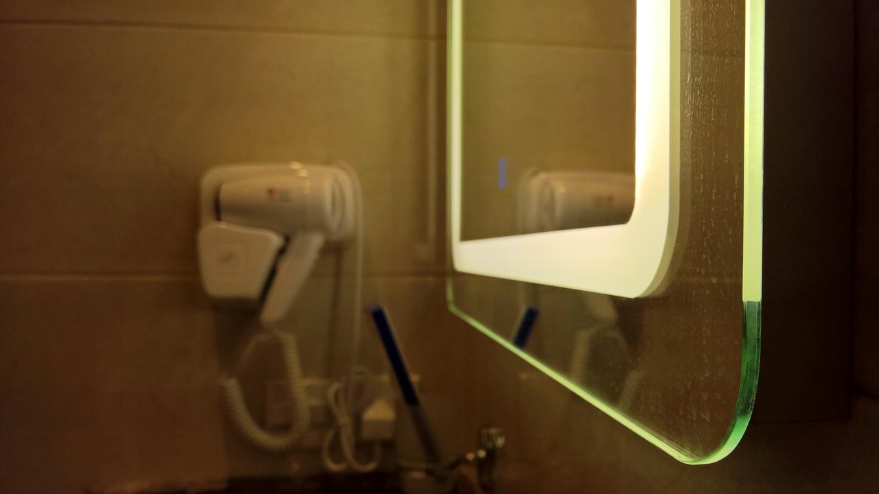 Rozaio Hotel Jeddah Exterior photo